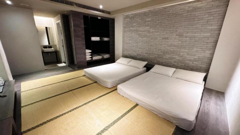 Kiwi Express Hotel-Taichung Station II Екстериор снимка