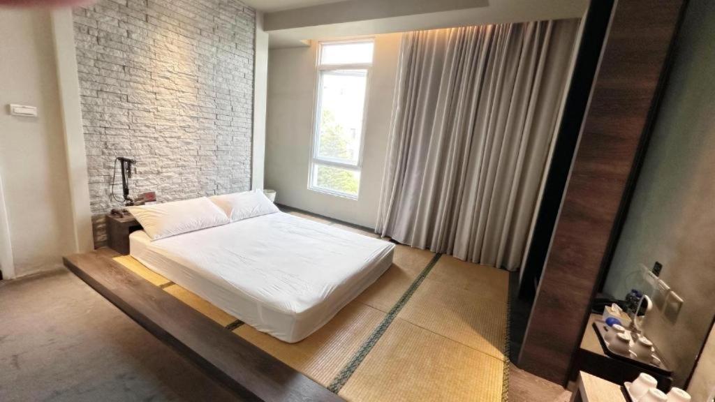 Kiwi Express Hotel-Taichung Station II Екстериор снимка