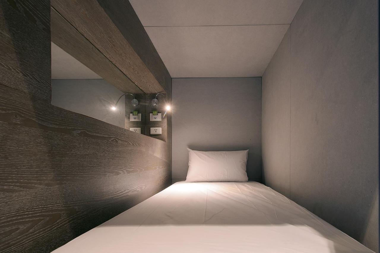 Kiwi Express Hotel-Taichung Station II Екстериор снимка