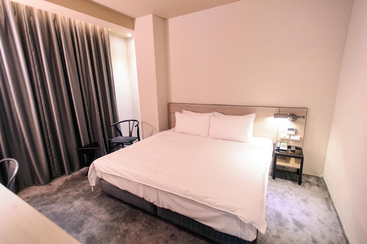 Kiwi Express Hotel-Taichung Station II Екстериор снимка